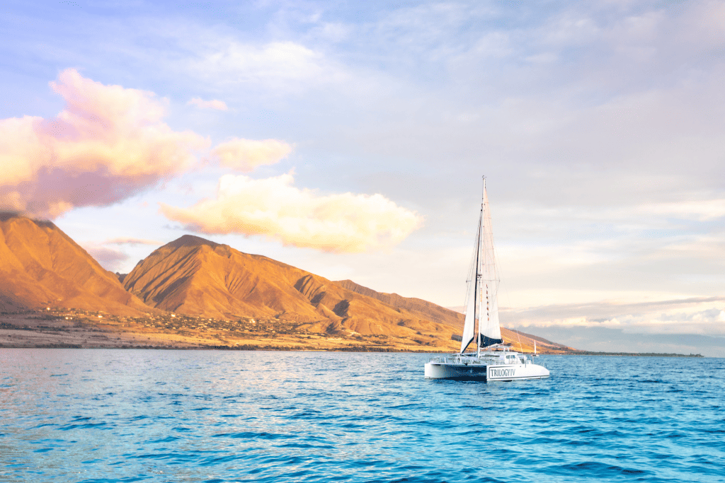 sunset sailing cruise in Maui